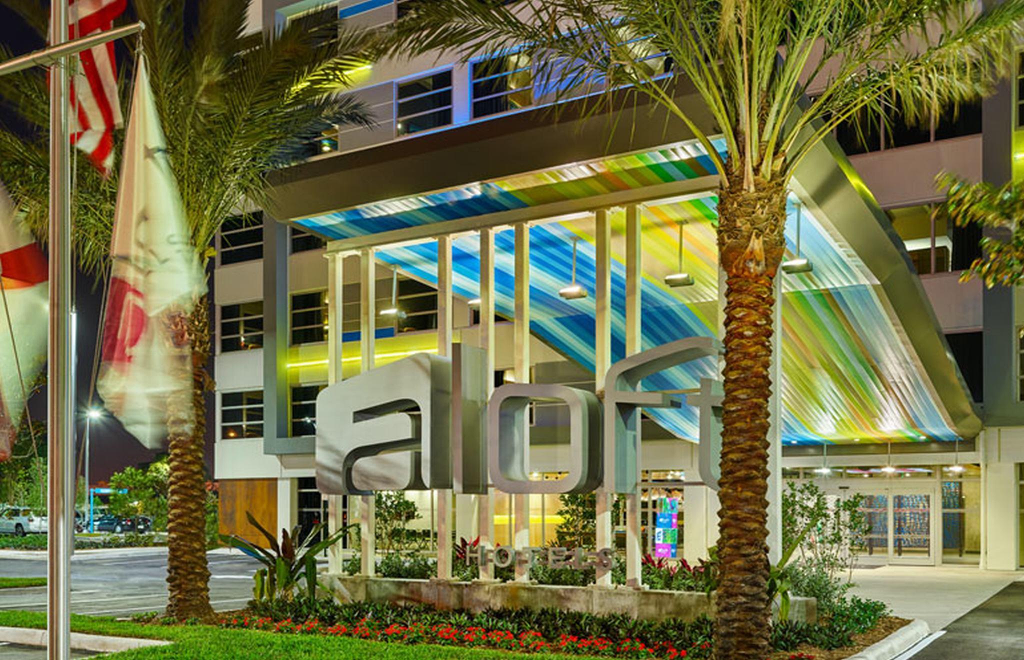 Отель Aloft Miami Airport Экстерьер фото